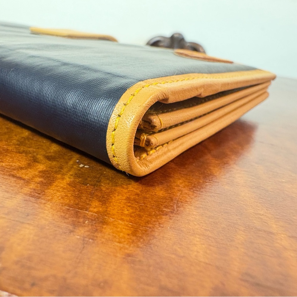 Hunting World Black and Tan Long Wallet Excellent Condition - Picture 2 of 8